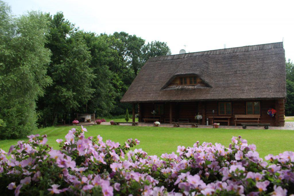 Viesu Nams Barzi Hotel Tinuzi Exterior photo